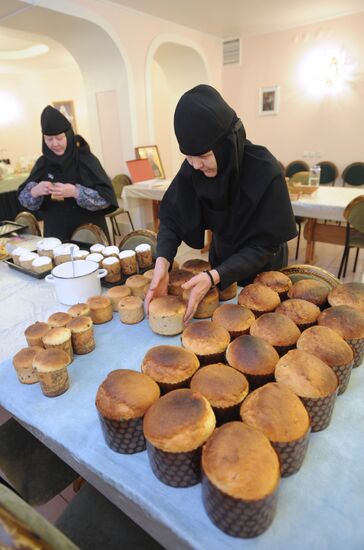 Приготовление к Пасхе в Всехсвятском женском монастыре