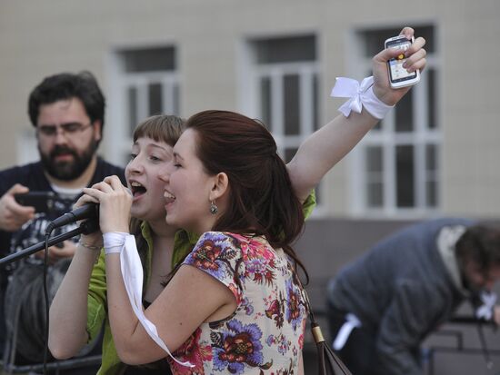 Акция протеста против итогов выборов мэра в Астрахани