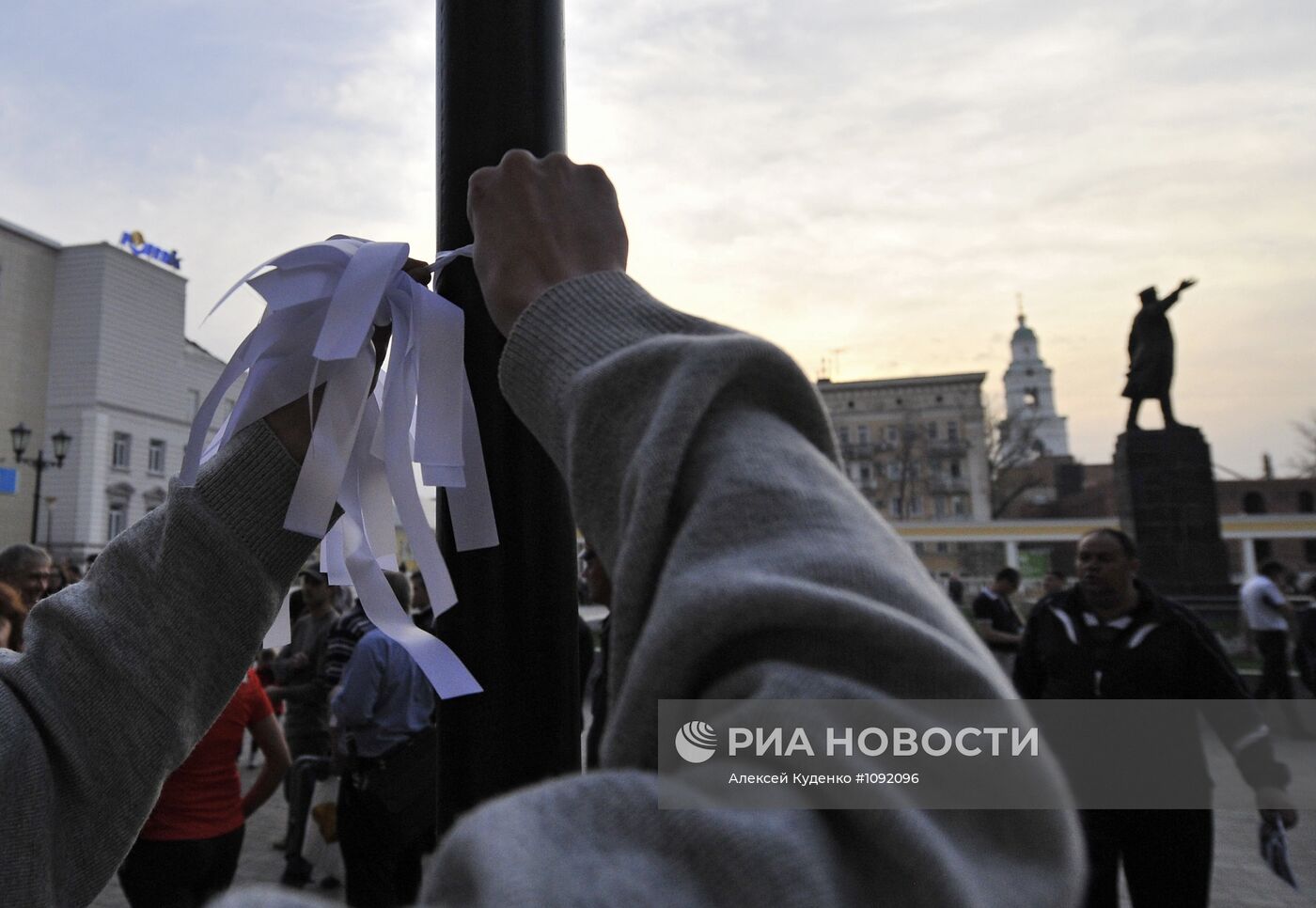 Акция протеста против итогов выборов мэра в Астрахани