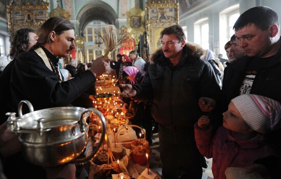 Освящение пасхальных куличей в Москве