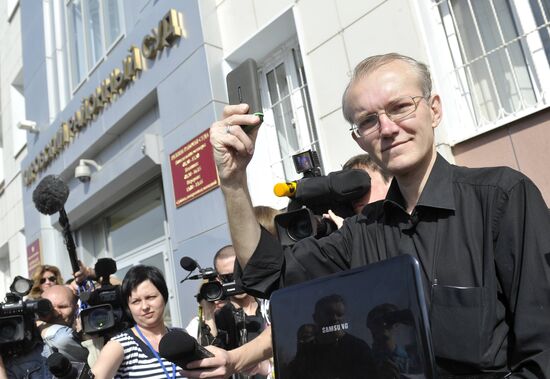 Олег Шеин подает иск в суд