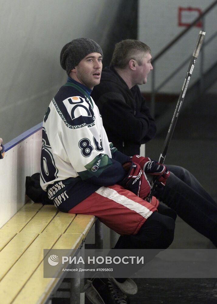 Хоккейный матч между футболистами "Зенита"