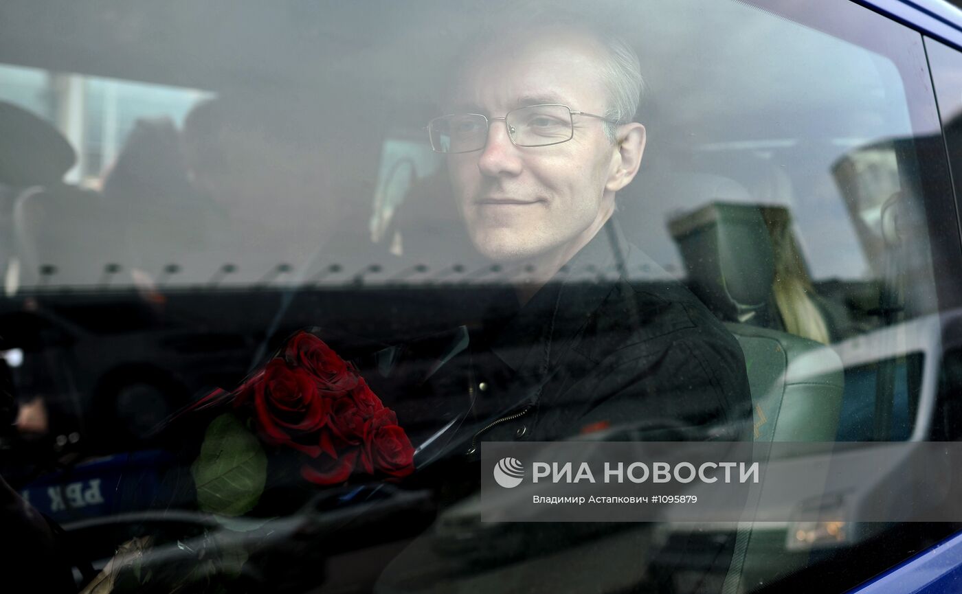 Бывший кандидат в мэры Астрахани Олег Шеин прилетел в Москву