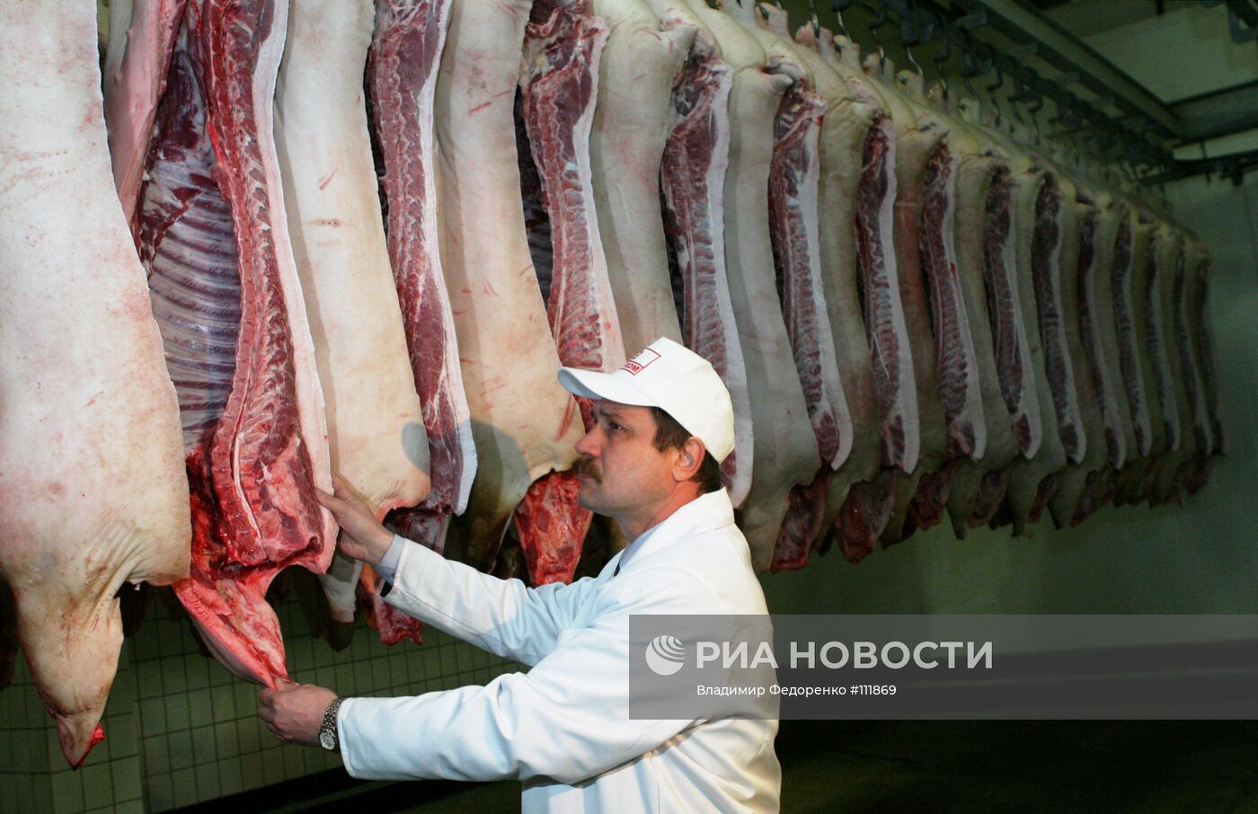 Изготовление мясной продукции на мясокомбинате Велком