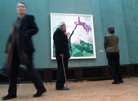 На выставке Марка Шагала в Третьяковской галерее