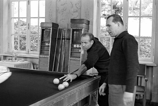 А. Леонов, П. Беляев на отдыхе в Сочи