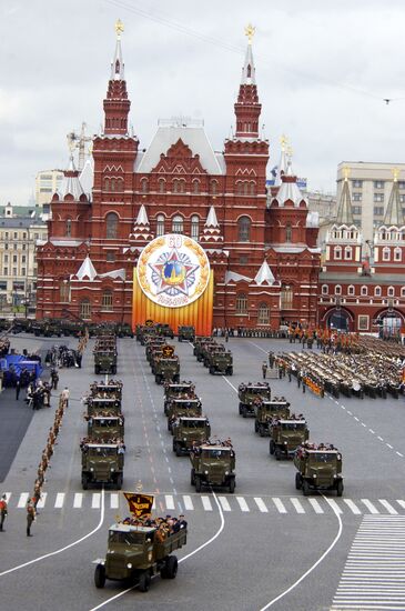 Военный парад в честь 60-летия Победы в ВОВ