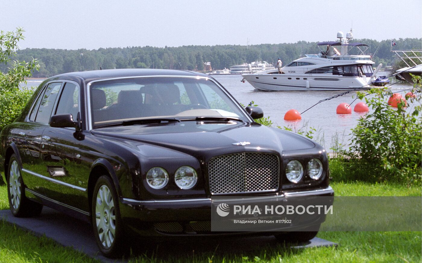 АВТОМОБИЛЬ БЕНТЛИ ЯХТА