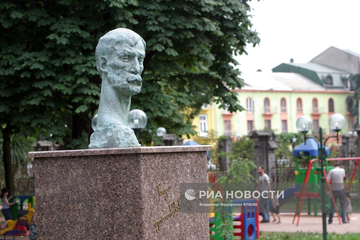 Памятник Н. Пиросманишвили