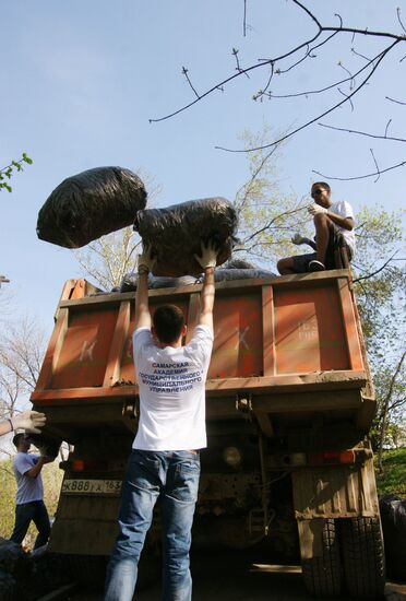 Субботники в городах России