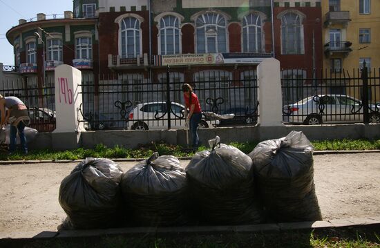 Субботники в городах России