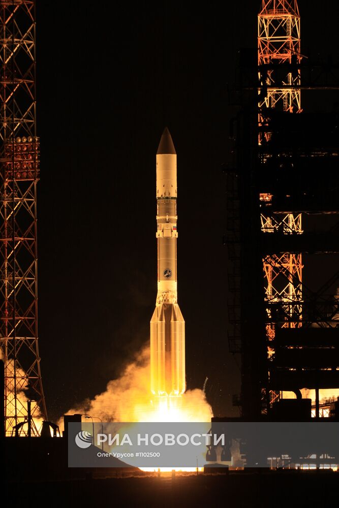 Пуск ракеты "Протон-М" со спутником YahSat 1B