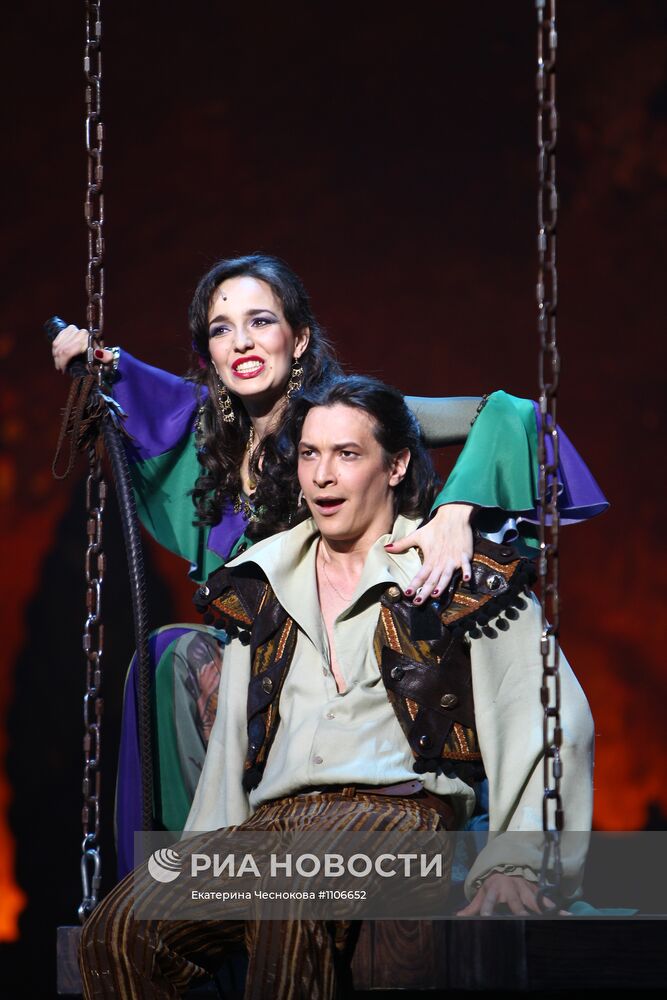 Премьера спектакля "Фанфан Тюльпан"