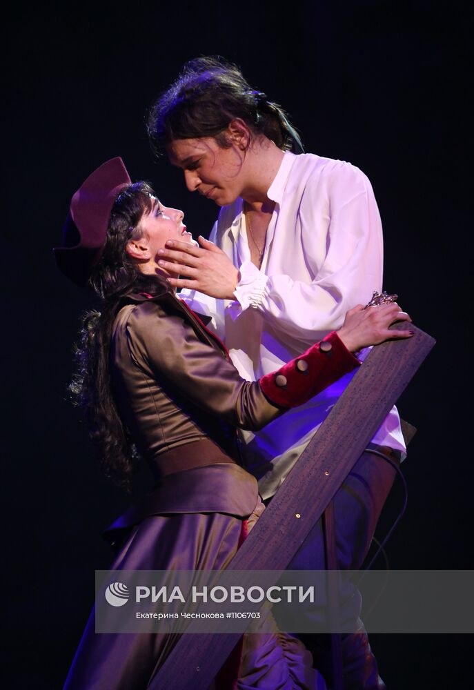 Премьера спектакля "Фанфан Тюльпан"