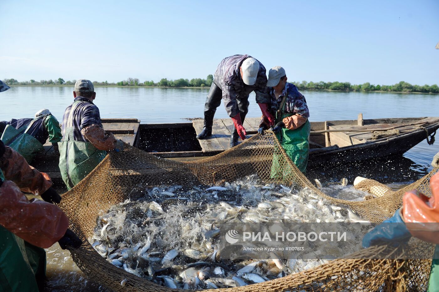 Лов рыбы в Астраханской области