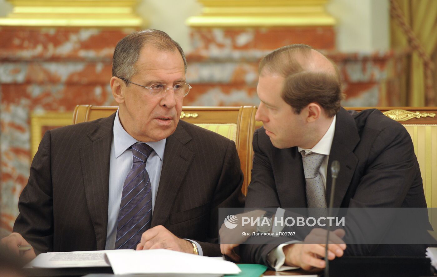 Владимир Путин провел заседание правительства РФ