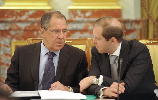 Владимир Путин провел заседание правительства РФ