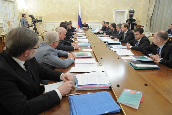 Владимир Путин провел заседание правительства РФ