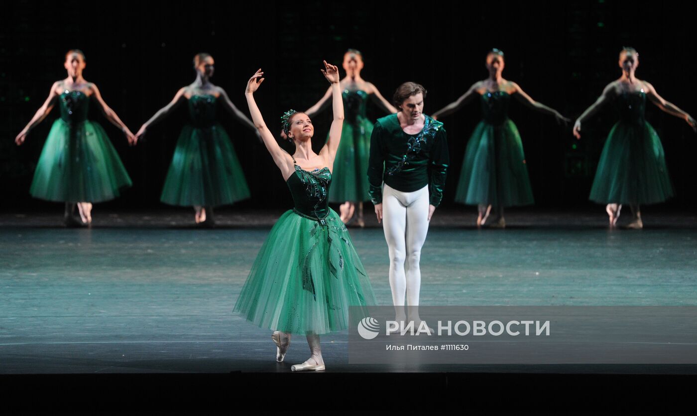 Репетиция балета "Драгоценности" в Большом театре