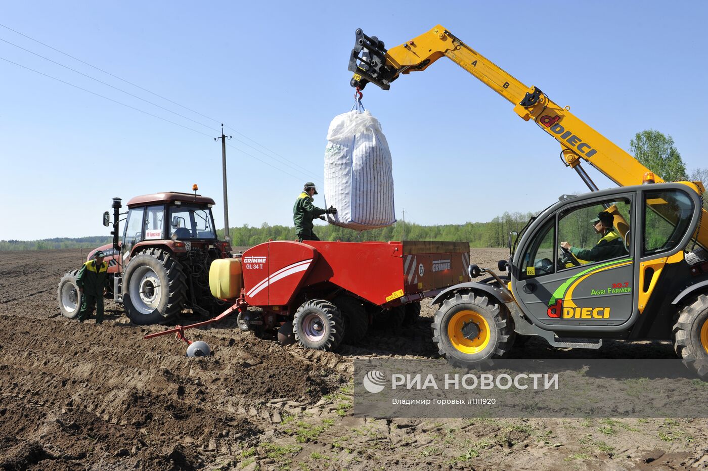 Посадка картофеля на полях ООО "Брянск Агро" в Брянской области