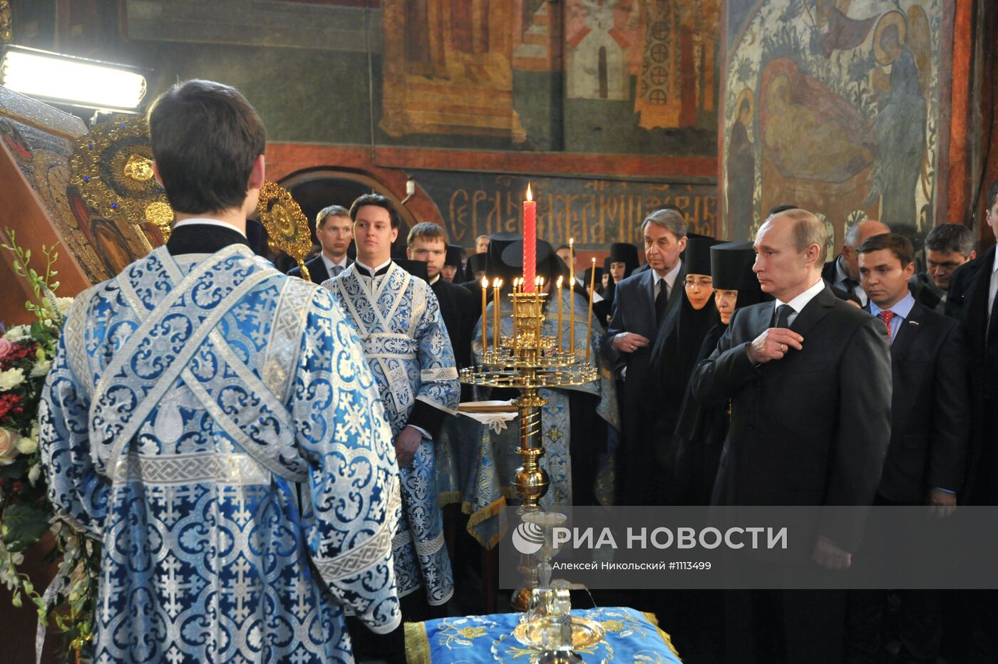 Владимир Путин посетил Новодевичий монастырь