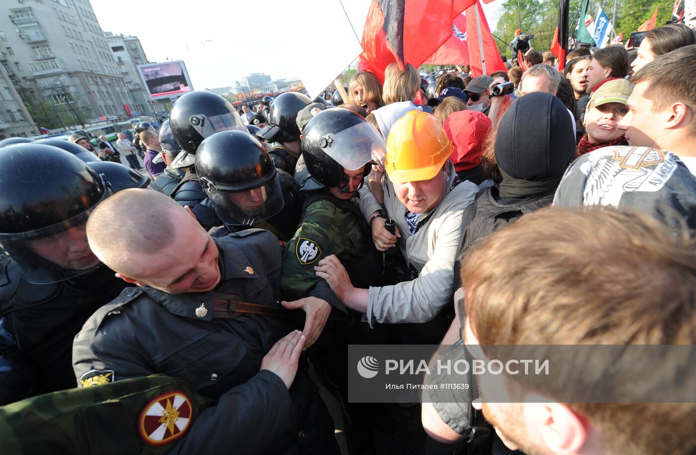 Задержания участников митинга "Марш миллионов" в Москве