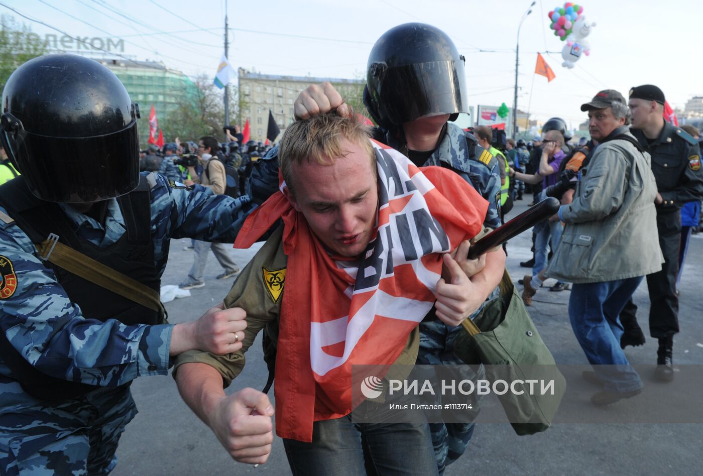 Задержания участников митинга "Марш миллионов" в Москве
