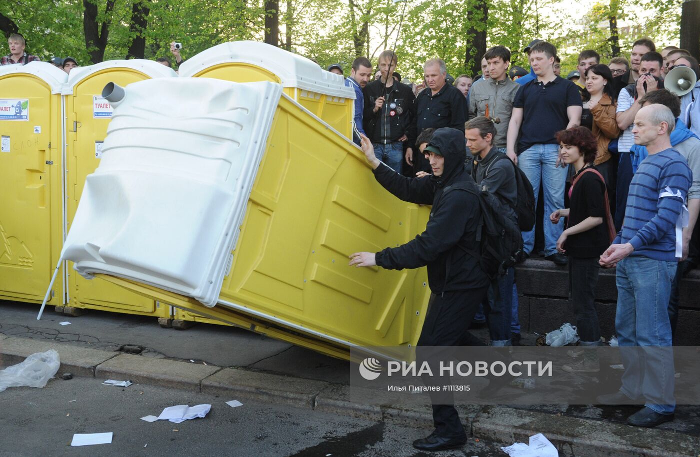 Задержания участников митинга "Марш миллионов" в Москве