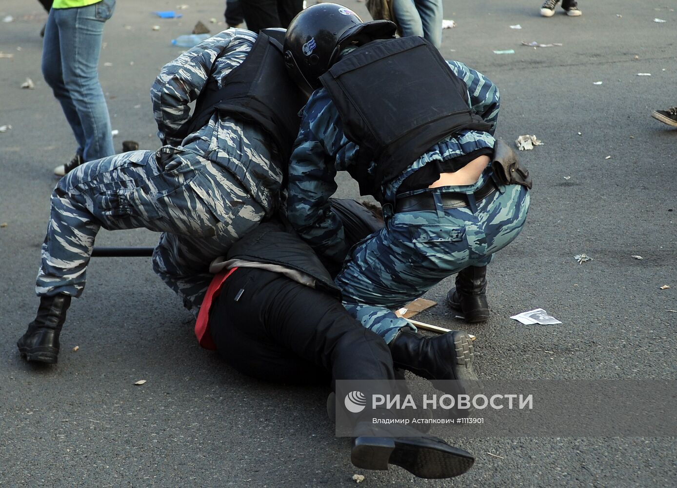 Задержания участников митинга "Марш миллионов" в Москве