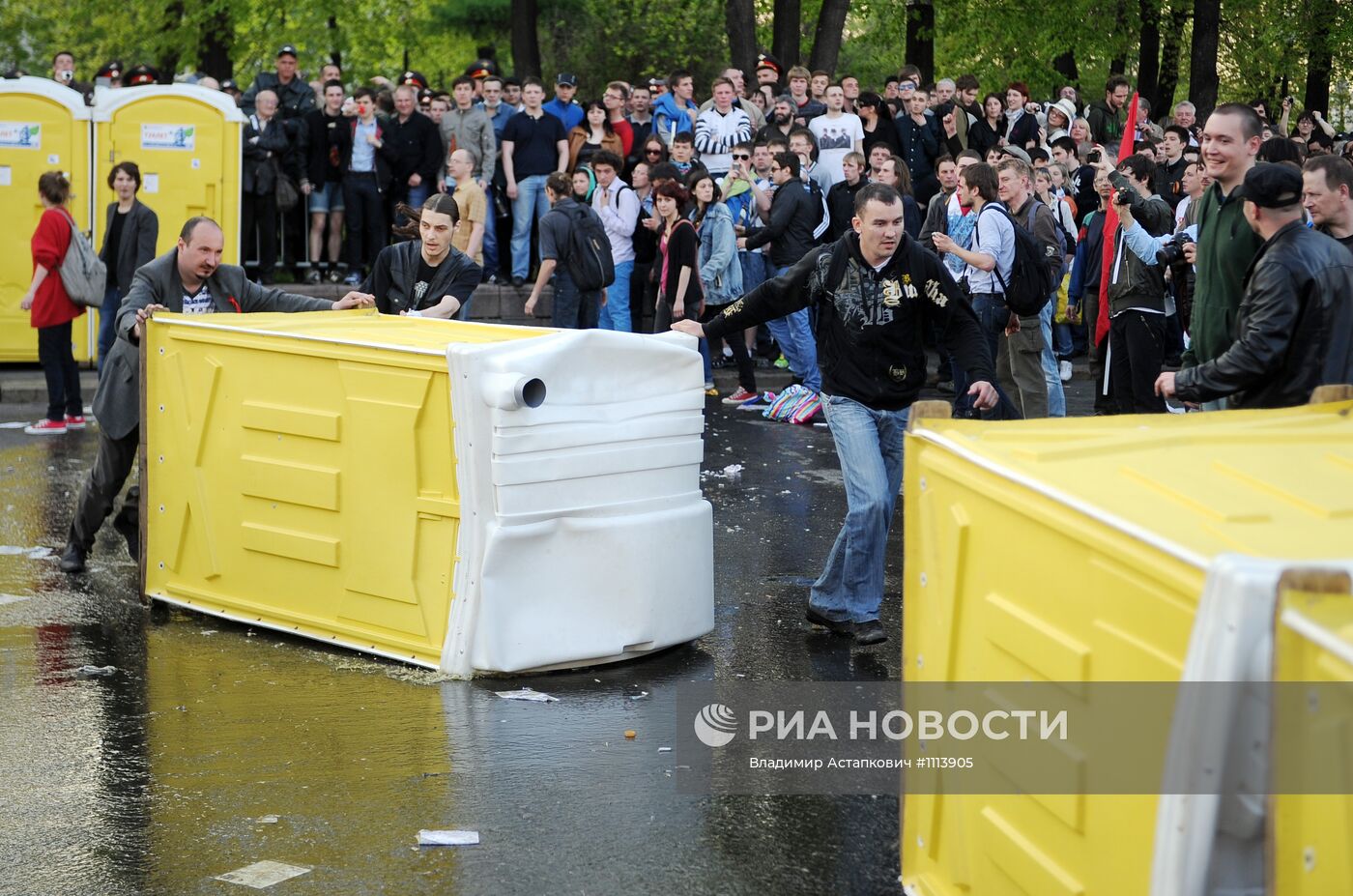 Задержания участников митинга "Марш миллионов" в Москве
