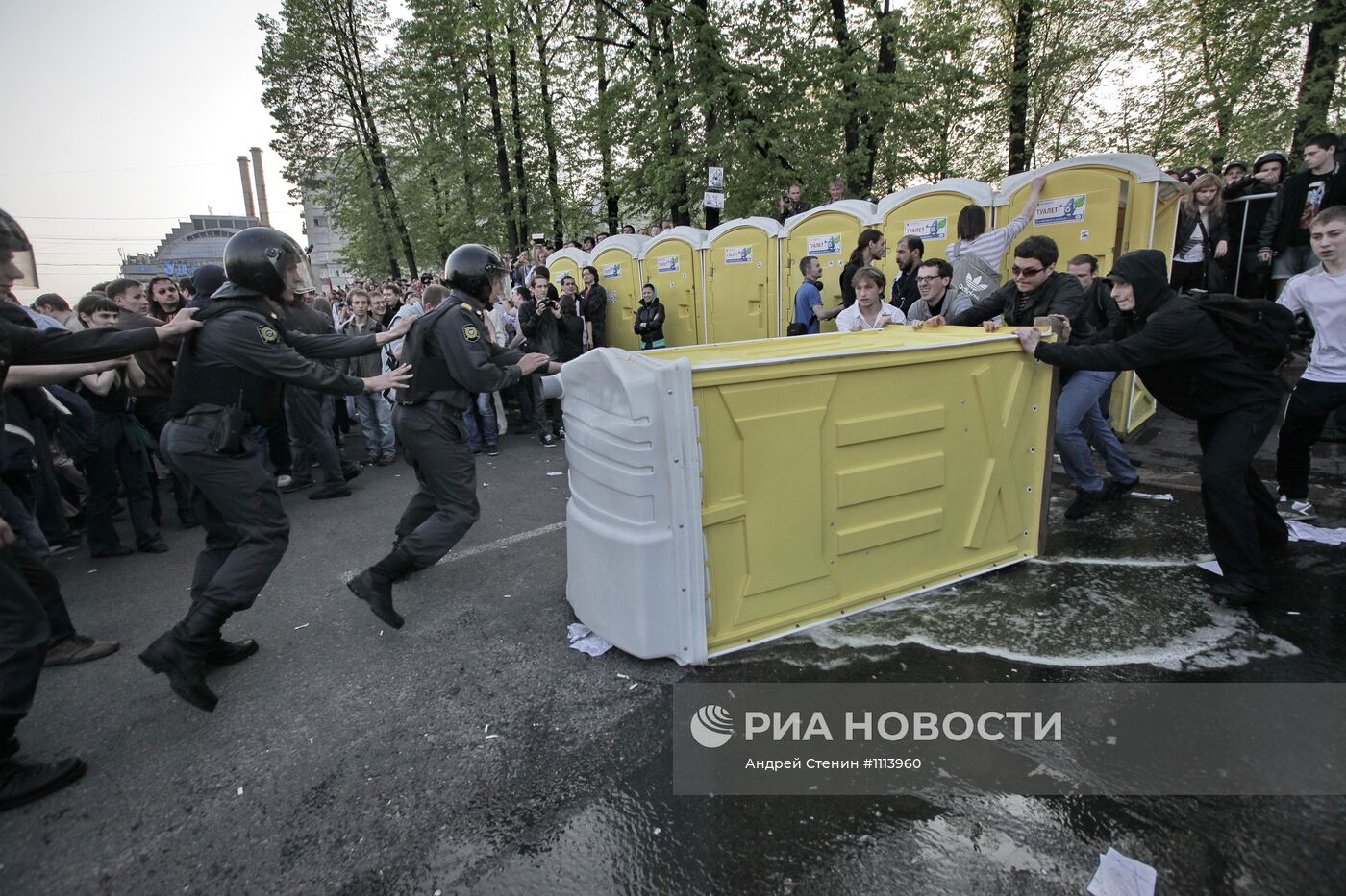 Задержания участников митинга "Марш миллионов" в Москве
