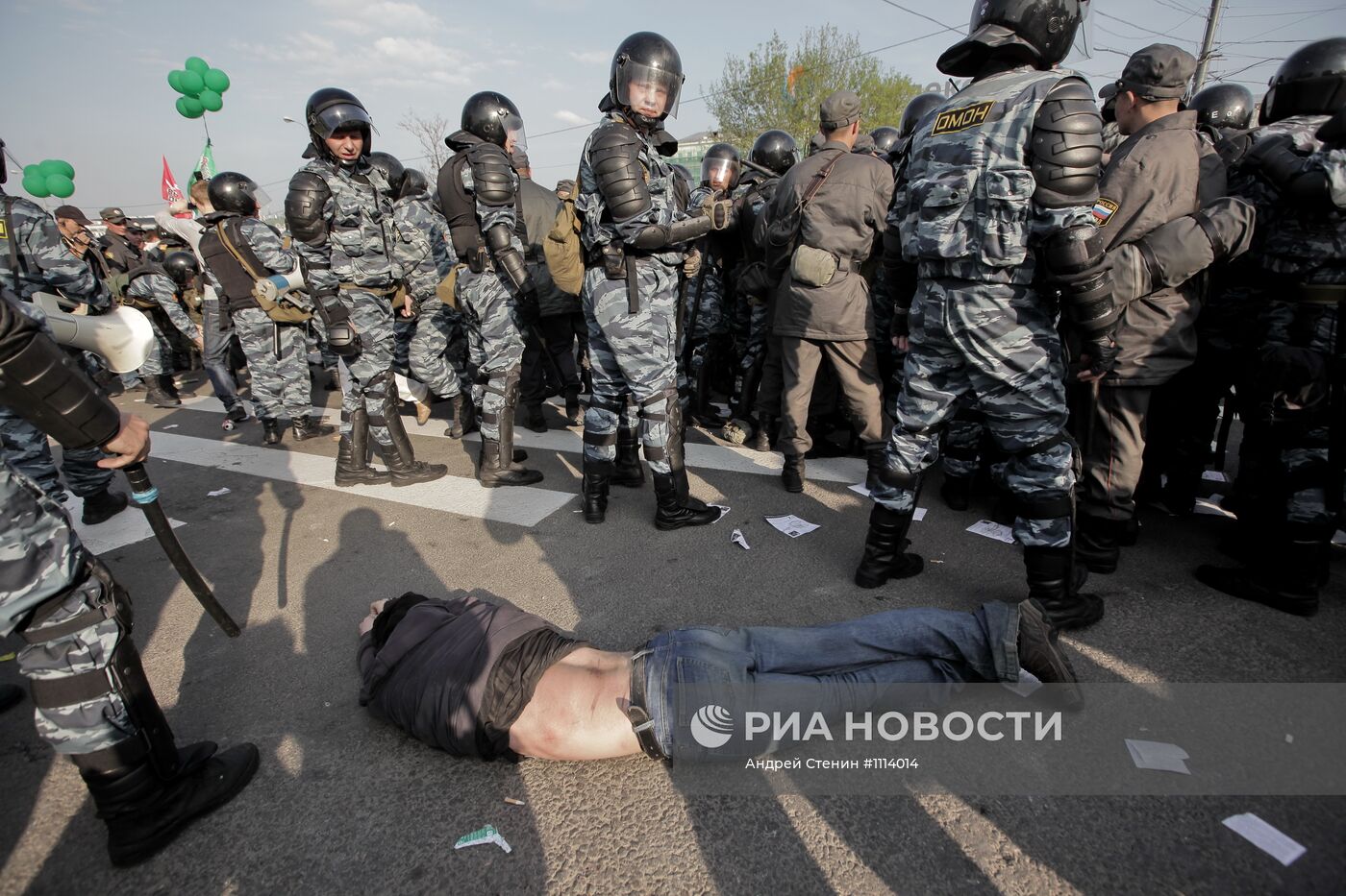 Задержания участников митинга "Марш миллионов" в Москве