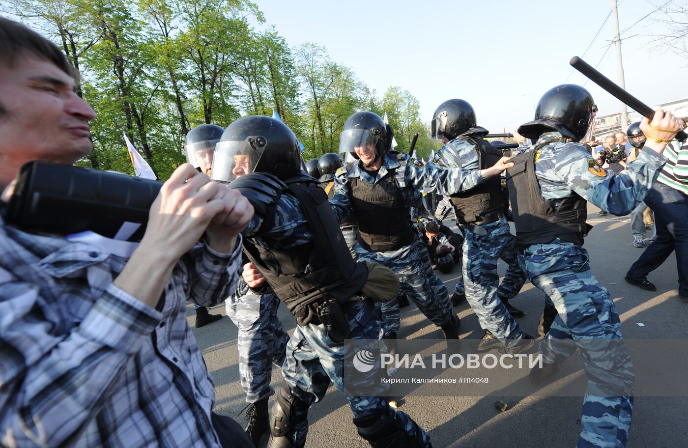 Задержания участников митинга "Марш миллионов" в Москве