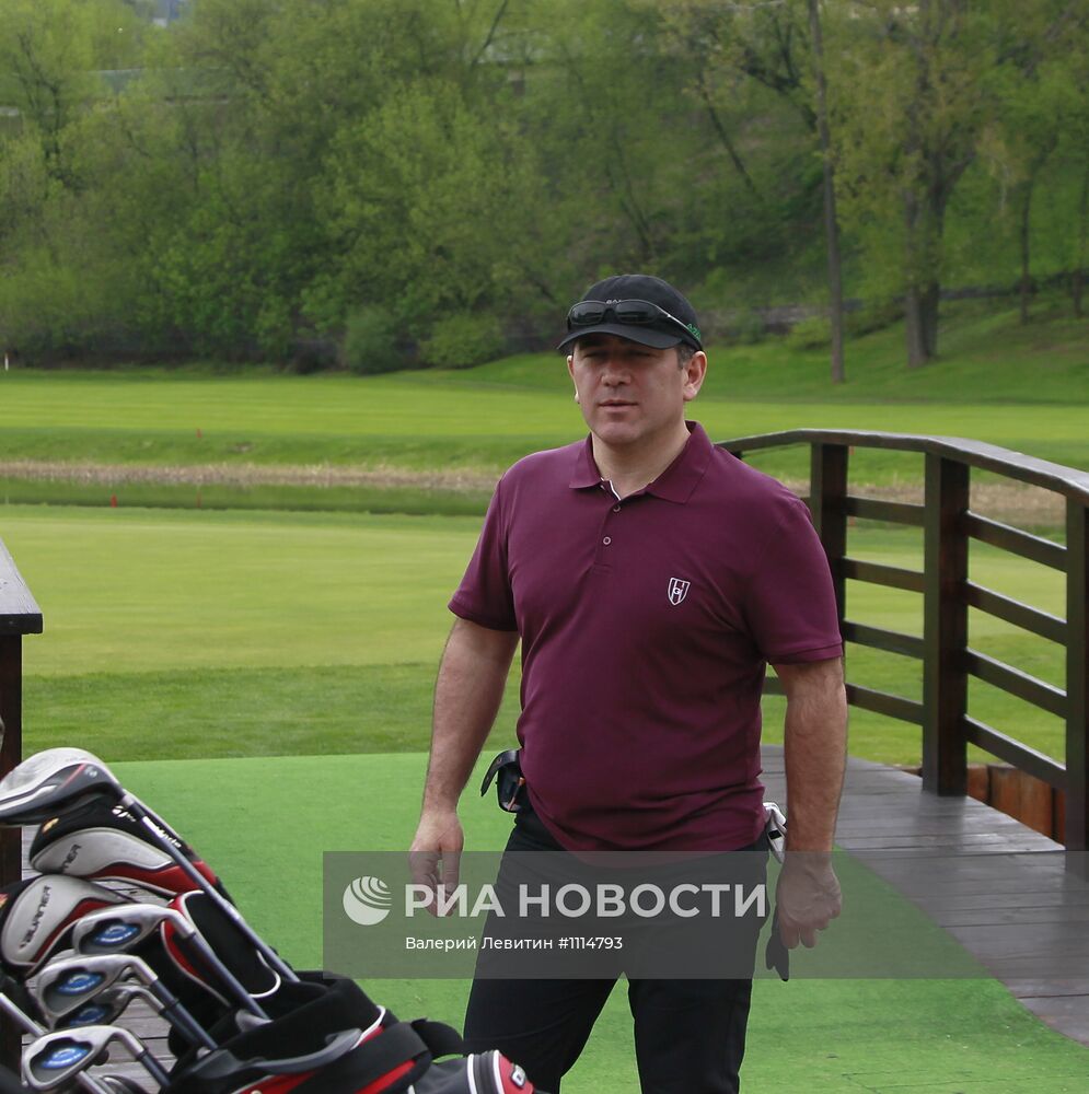 Открытие юбилейного 25-го сезона игры в гольф в Москве