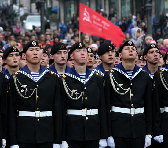 Военный парад, посвященный 67-летию Победы в ВОВ в регионах