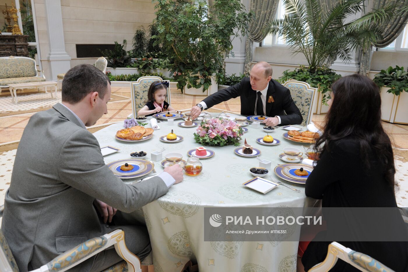 В.Путин встретился с пациенткой Центра детской онкологии