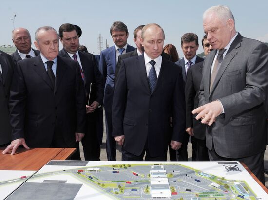 Рабочая поездка Владимира Путина в Южный федеральный округ