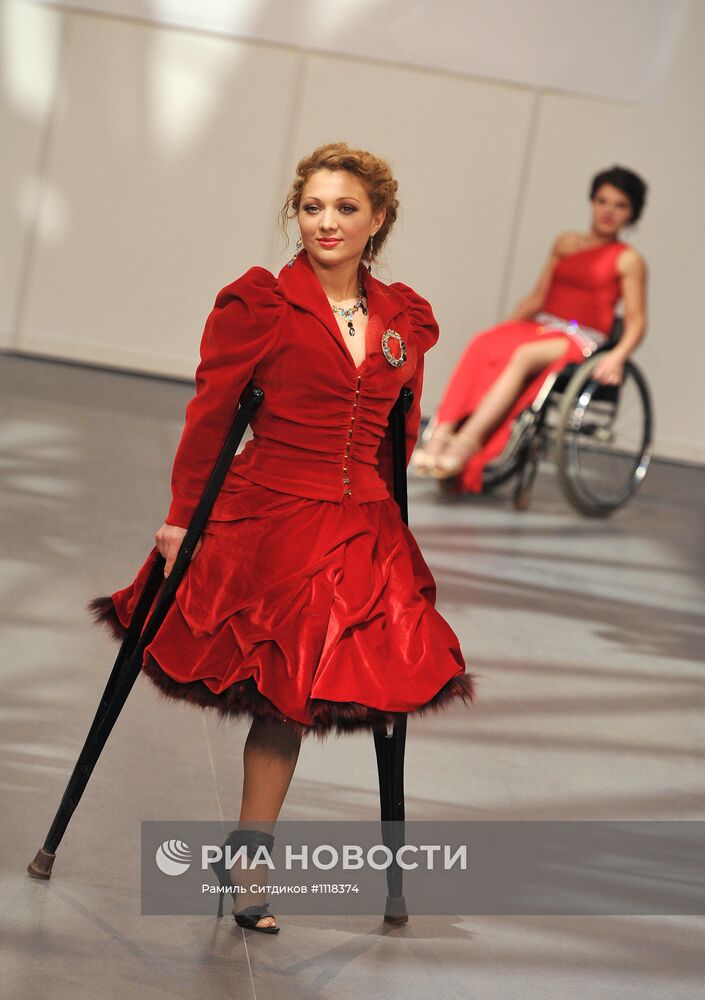 Показ мод для инвалидов Bezgraniz Couture