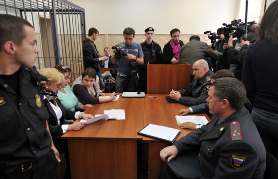 Рассмотрение иска жителей Чистых прудов в Басманном суде Москвы