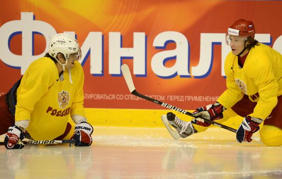 Тренировка хоккеистов А.Овечкина и А.Семина на арене "Ховет"