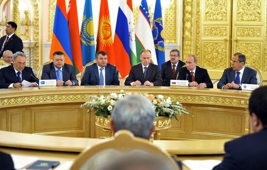 Встреча лидеров ОДКБ в Кремле
