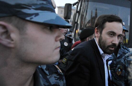 Задержания участников сбора оппозиции на "Баррикадной"