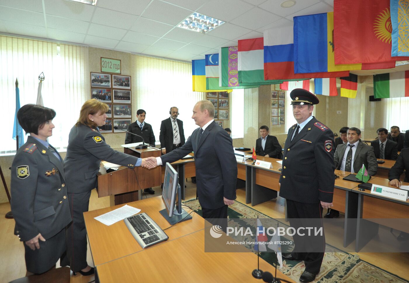 В.Путин посетил ВИПК МВД России