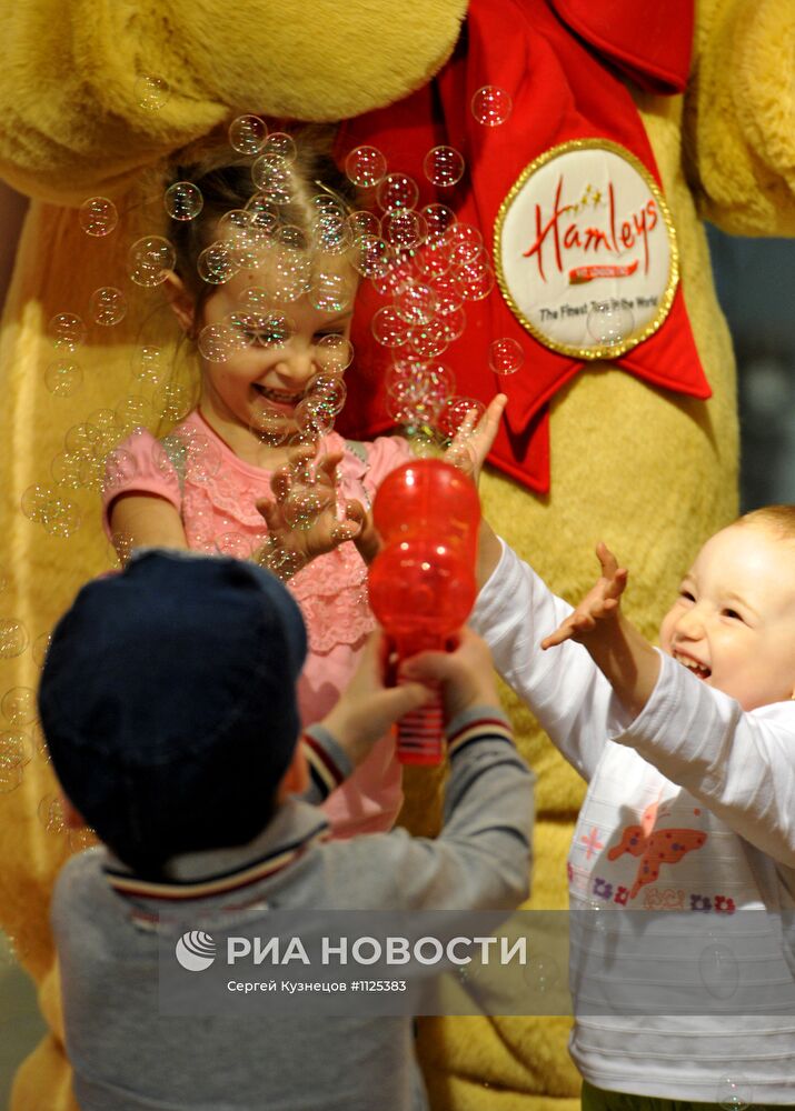 Открытие магазина игрушек Hamleys в Москве