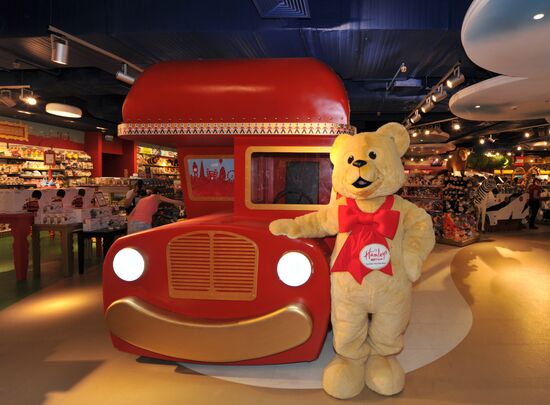 Открытие магазина игрушек Hamleys в Москве