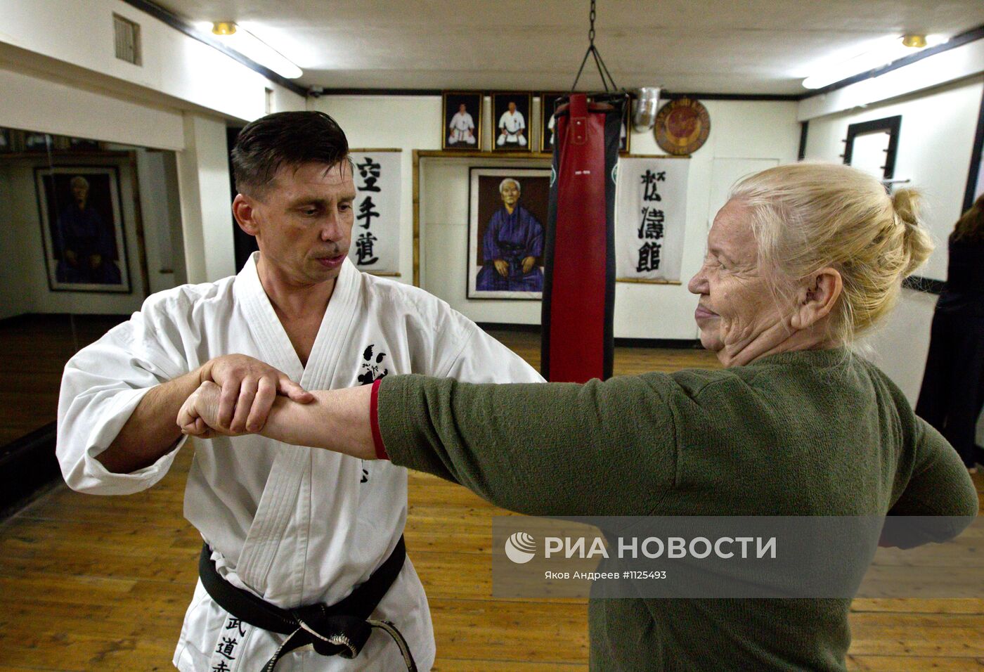 Занятия рукопашным боем для пенсионеров в Томске