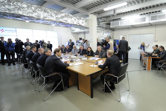 В.Путин посетил ОАО "ЦНИИ "Циклон"