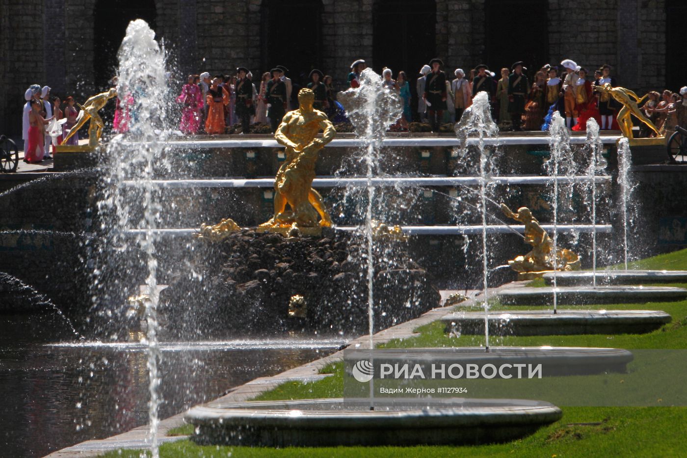 Открытие сезона фонтанов в Петергофе