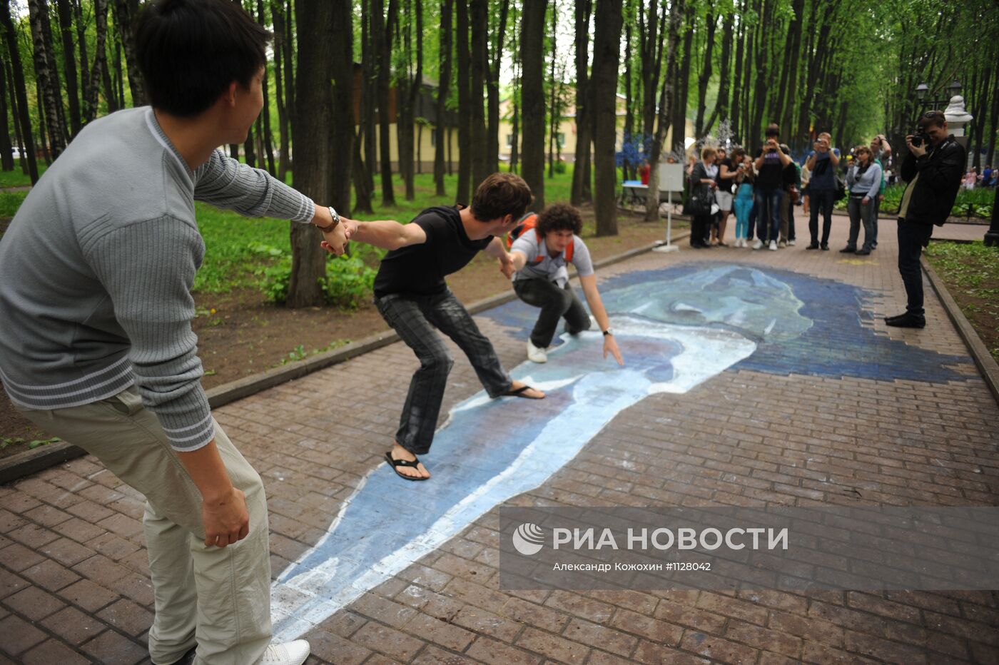 Фестиваль 3D-картин на асфальте в Москве