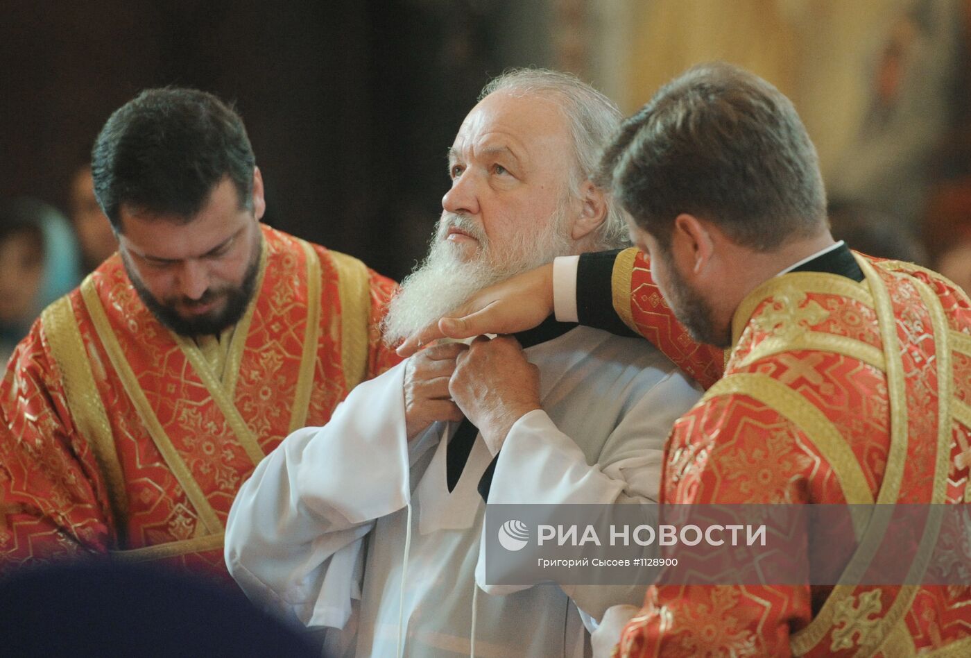 Литургия, посвященная 5-летию единства Поместной Русской Церкви